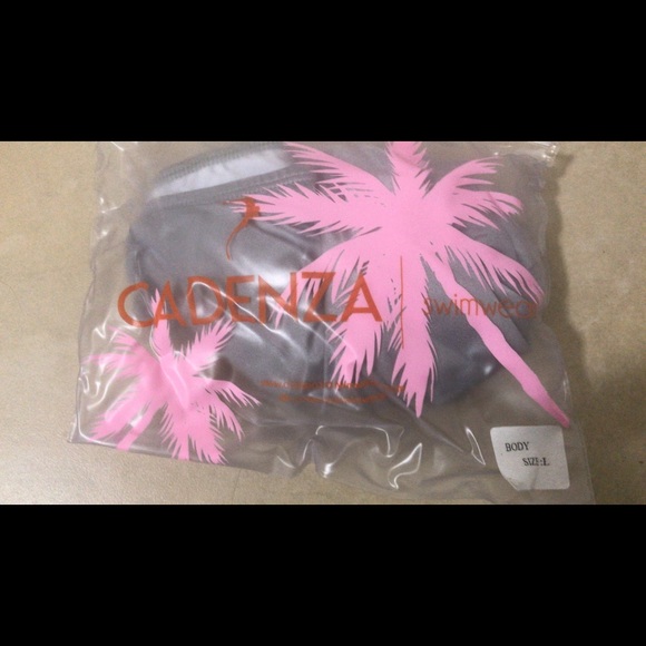 Beautiful Bathing Suit Body Style - Picture 5 of 6